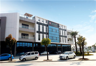 喜報(bào)|尼羅格蘭陶瓷榮膺2022年度仿古十大品牌，卓越品質(zhì)鑄就行業(yè)典范